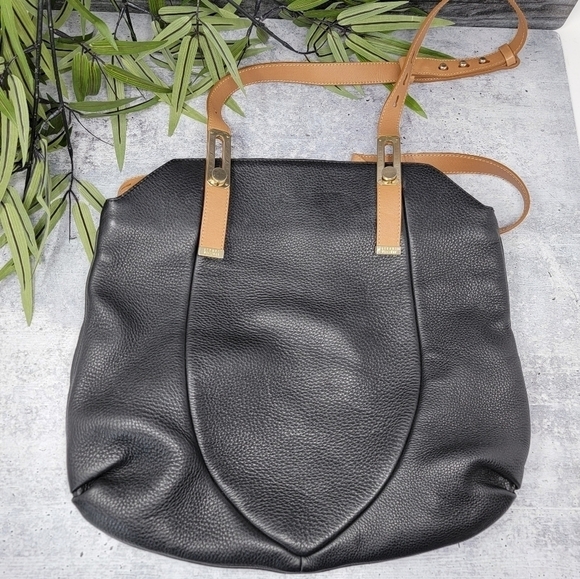 Stuart Weitzman | Black Snap Top Shoulder Bag with Tan Straps - Picture 2 of 6